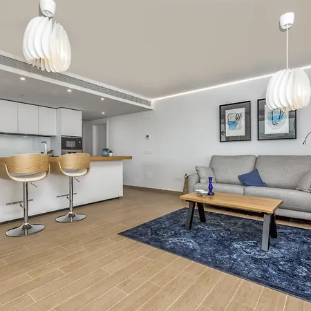 Vivi Homes - Azul Pool, Jacuzzi, Terrace & Sea View Apartment Fuengirola