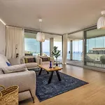 Vivi Homes - Azul Pool, Terrace & Sea View شقة فوينخيرولا