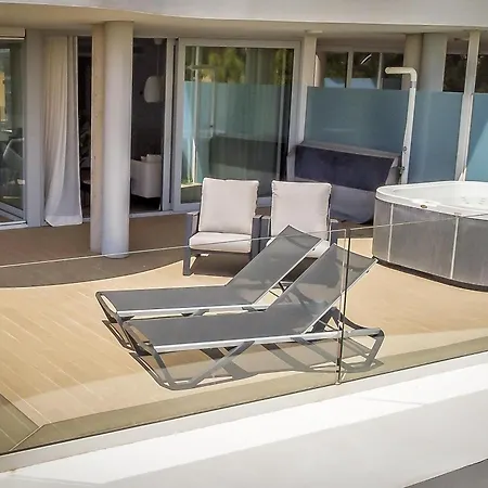 Vivi Homes - Azul Pool, Terrace & Sea View Апартаменты