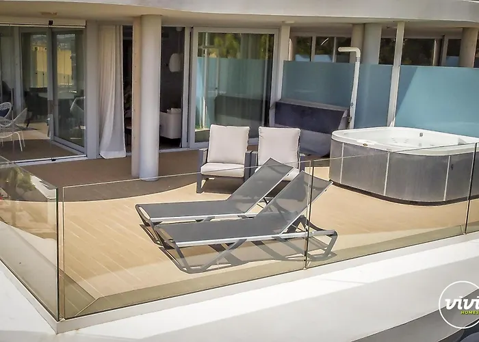 Vivi Homes - Azul Pool, Terrace & Sea View Lägenhet